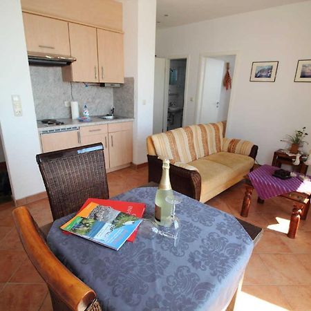 Ferienwohnung Kutterfisch Direkt Im Stadthafen 사스니츠 외부 사진